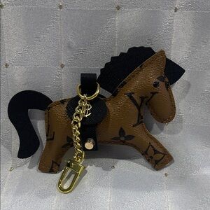 HORSE CHARM